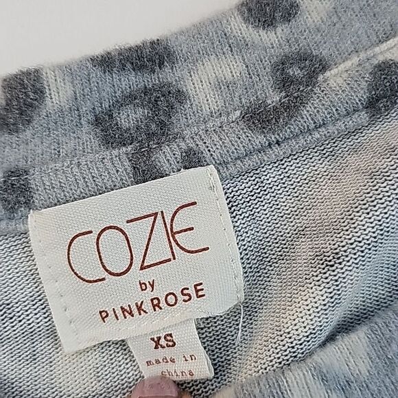Cozie by Pink Rose Gray Crew Neck Shirt and Pants Leopard Print Set Size XS - Picture 2 of 5